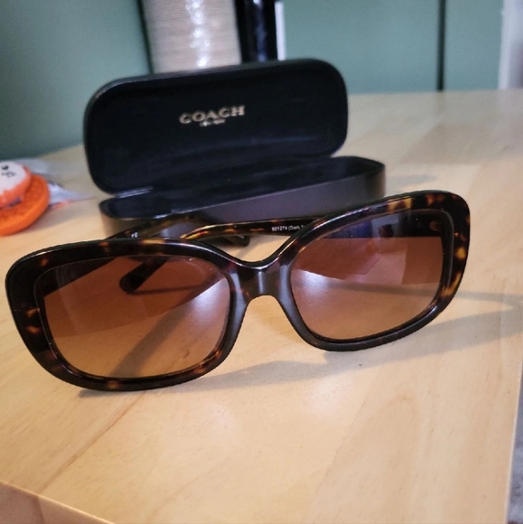 Coach sunglasses - Picture 1 of 5